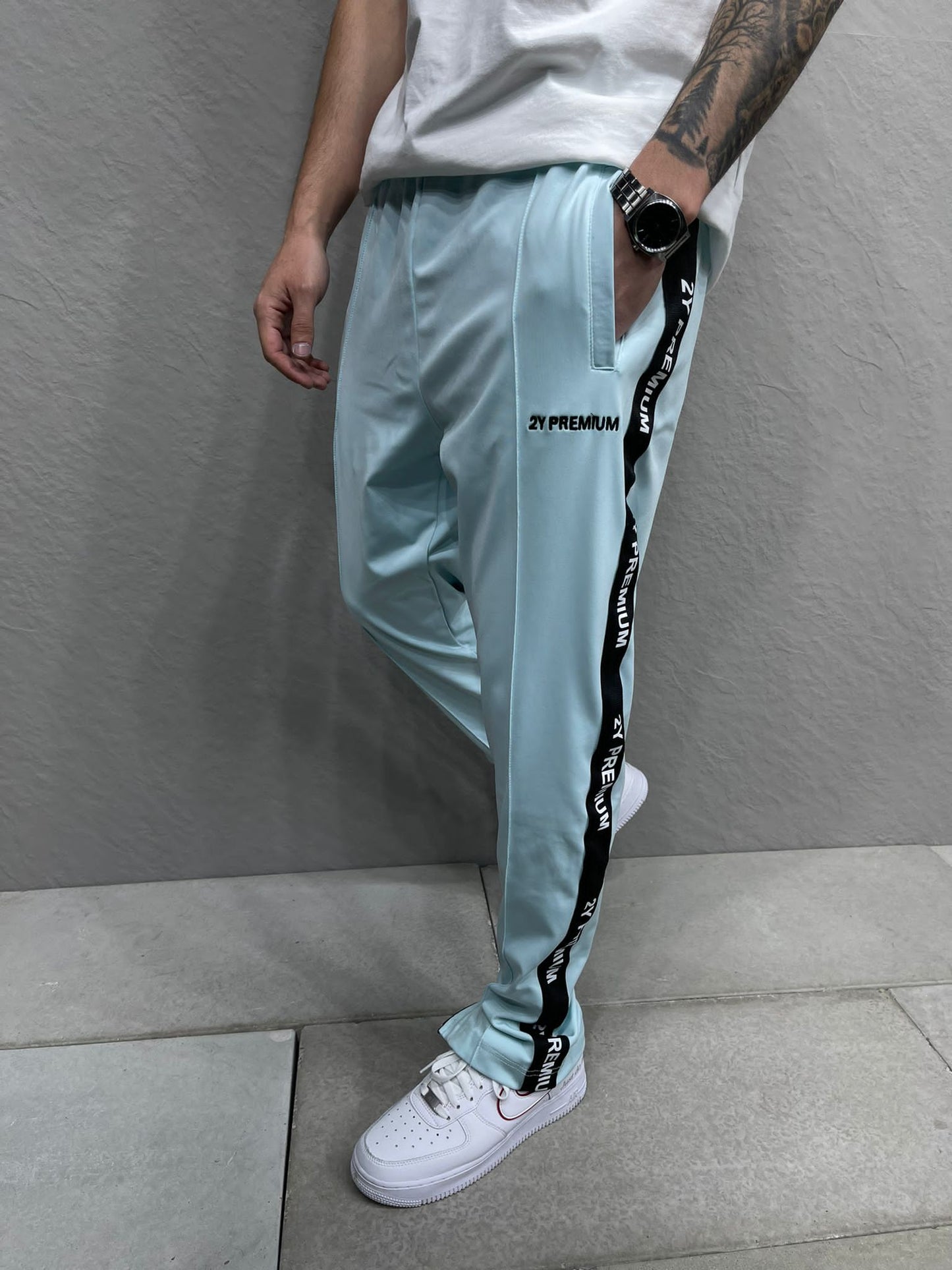 JOGGING SLIM LIGHT BLUE 20011