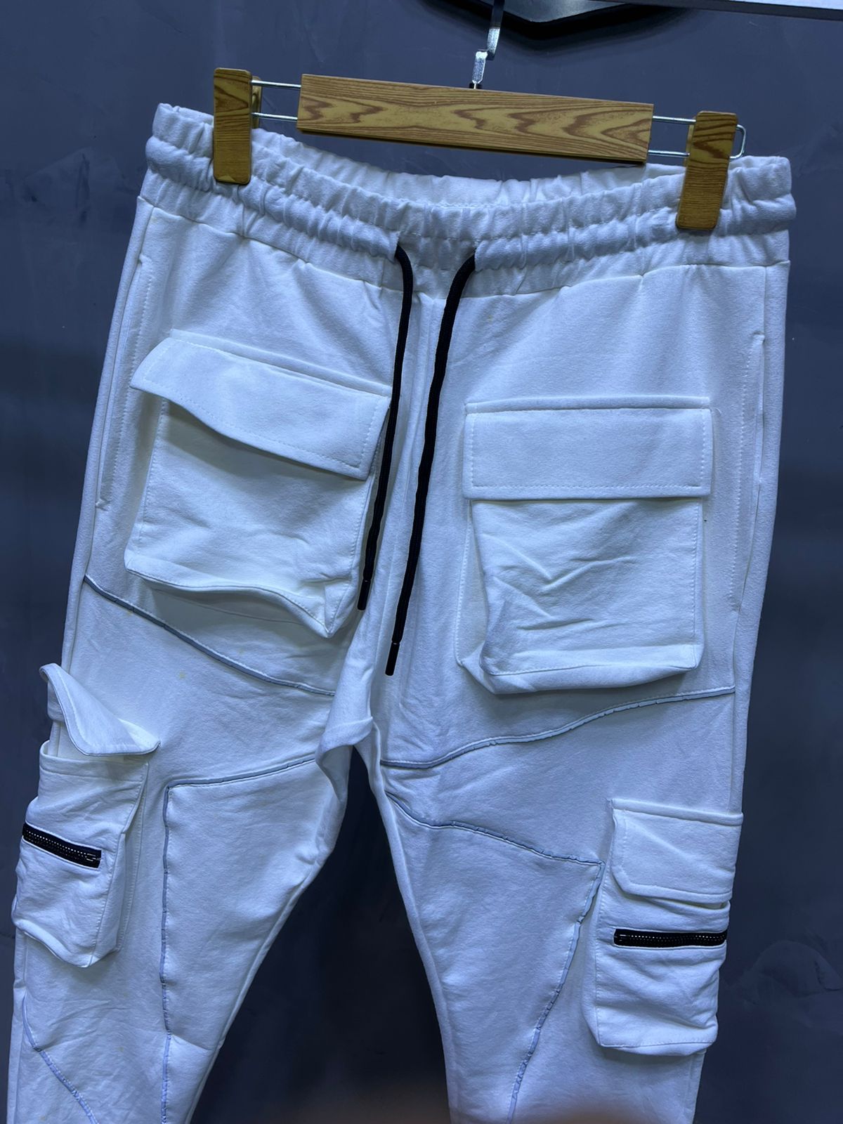 JOGGING CARGO WHITE P5257